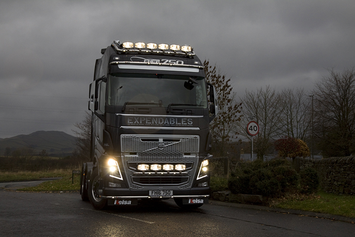 LoBar St. Steel - Volvo FH4/FM Euro6 - 5 White & 2 Amber LED