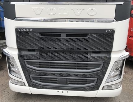 Volvo FH4 Frontplate with VOLVO letters