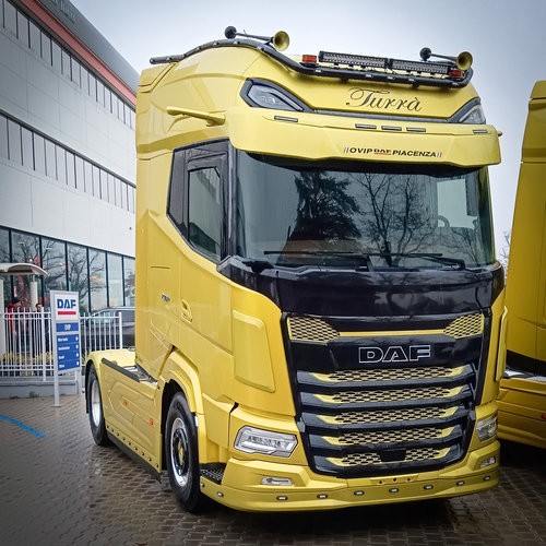 Sonnenblende DAF XF/XG - 5 Lichtöffnungen